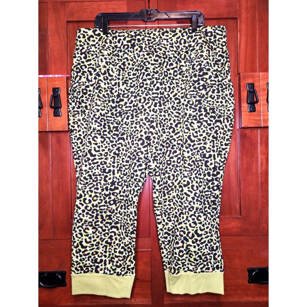 LOGO by Lori Goldstein Green Leopard Print Pants Cuffed & Cropped Womens Size 1X